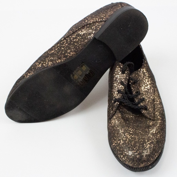 Call it Spring Unique Sparkly  Vintage Style Shoes - Picture 2 of 2